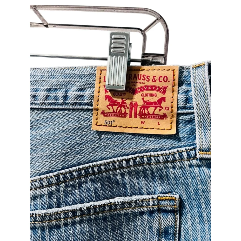 Levi Strauss 501 Striped Denim Blue Jean Shorts Size 32 Like New Cotton